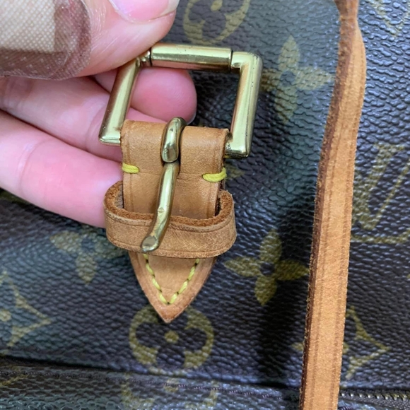 Authentic Louis Vuitton Montsouris MM - Picture 7 of 12
